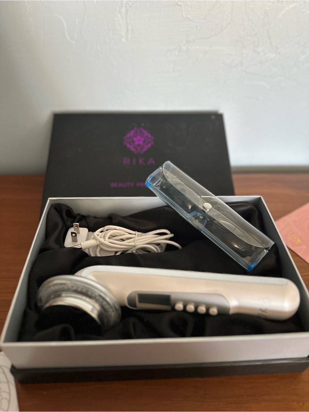 LED light therapy wand